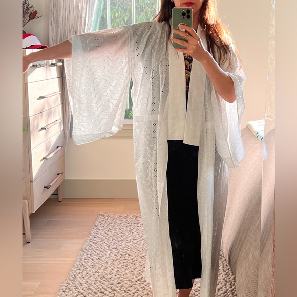 Cotton Eyelet Kimono. - Picture 5 of 5